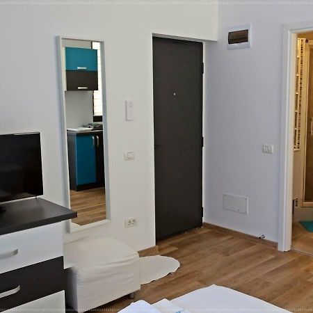 Апартаменти Garsoniera Miru Miru Неводарі Екстер'єр фото